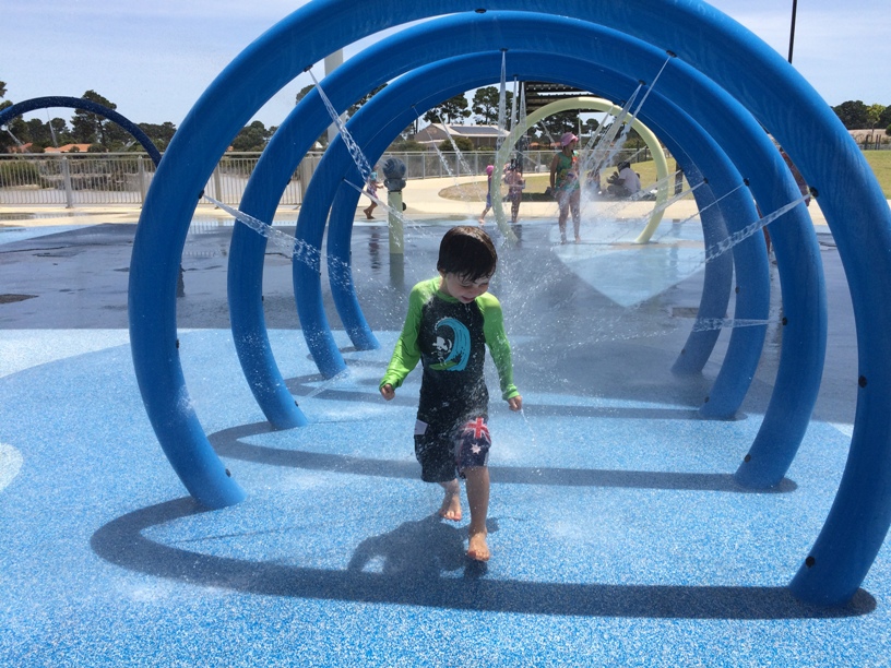 ellenbrookwaterplaygroundwatertunnel