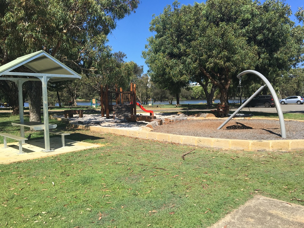 Quiet nature play on the Maylands Penisula Foreshore