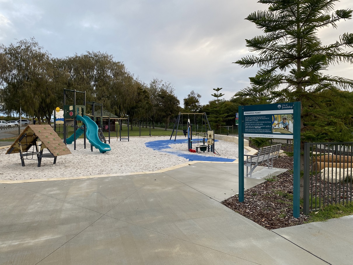 Play beachside at the beautiful Pinnaroo Point