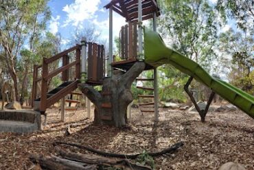 Annie's Landing Playground (Jennapullin Park) Swan