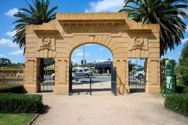 Bendigo Botanic Gardens White Hills