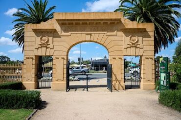 Bendigo Botanic Gardens White Hills