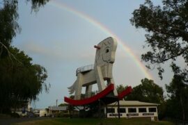 Big Rocking Horse Munno Para West