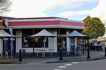 Collars and Cuffs Licensed Cafe Mount Gambier