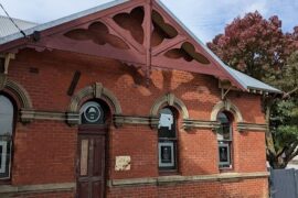 Historic Carriers Office - Ballarat Railway Station Soldiers Hill