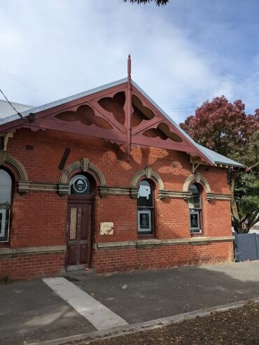 Historic Carriers Office - Ballarat Railway Station Soldiers Hill