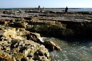 Serene Rock Cove Nightcliff