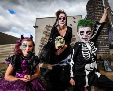 Costume Shops in Albury-Wodonga