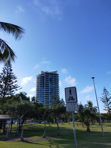 Len Fox Park Labrador