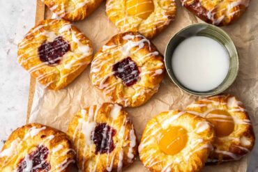 apple custard danish