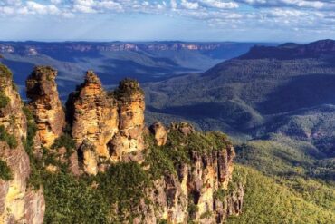 blue mountain three sisters