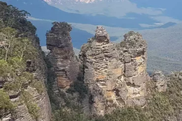 blue mountains australia 3 sisters