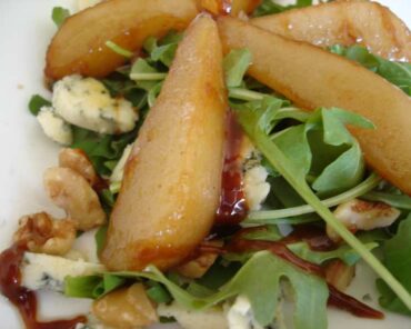 caramelised pear and rocket salad