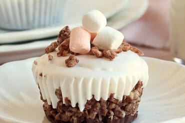 chocolate crackles with marshmallows