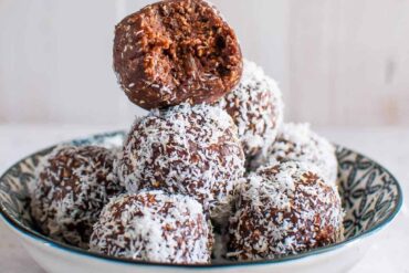 date and cacao bliss balls