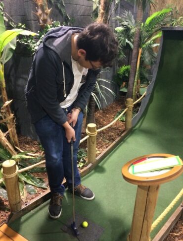 dfo mini golf canberra