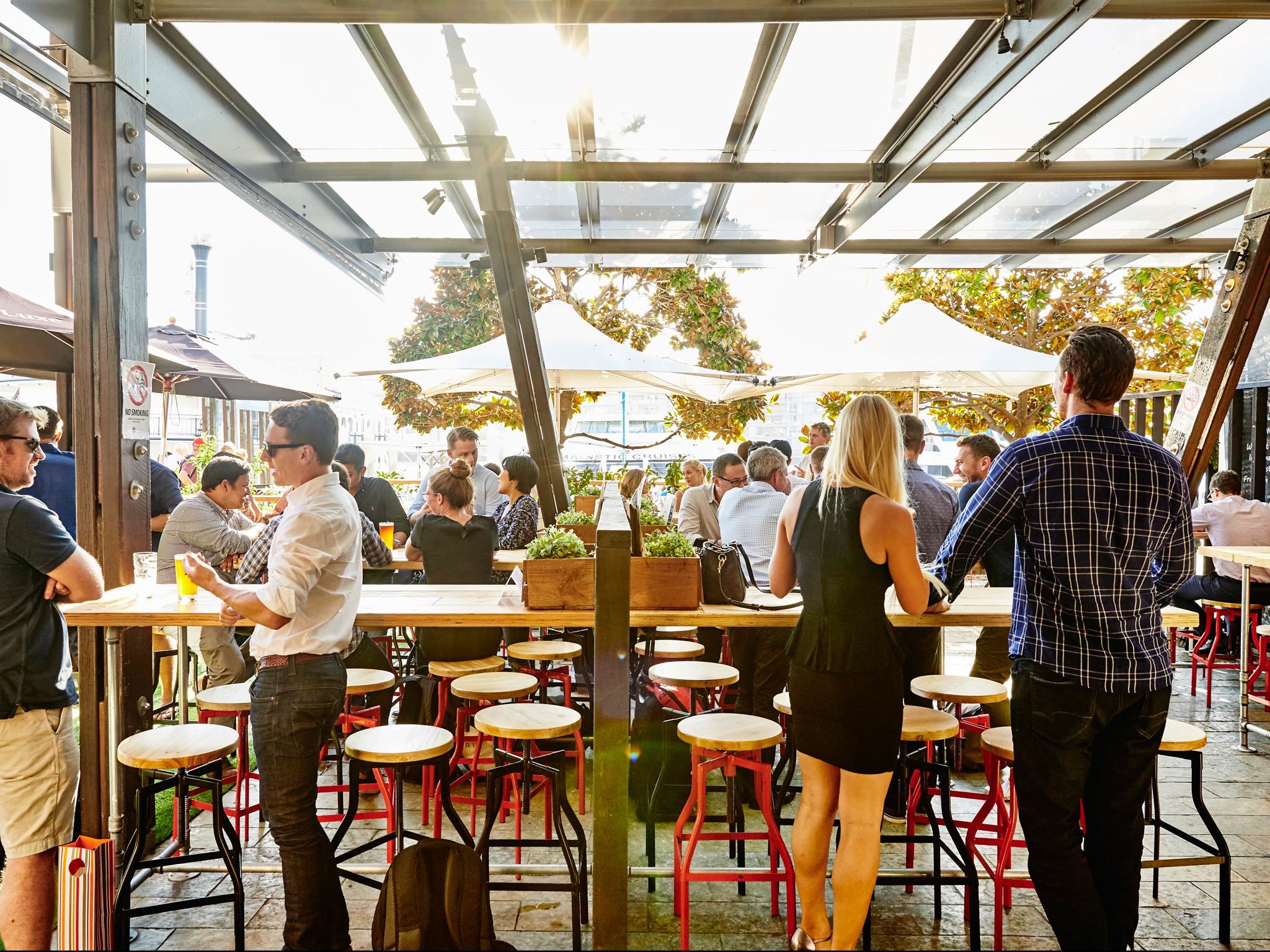 dining in darling harbour