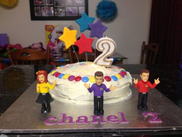 easy wiggles cake