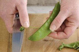 how to trim snow peas