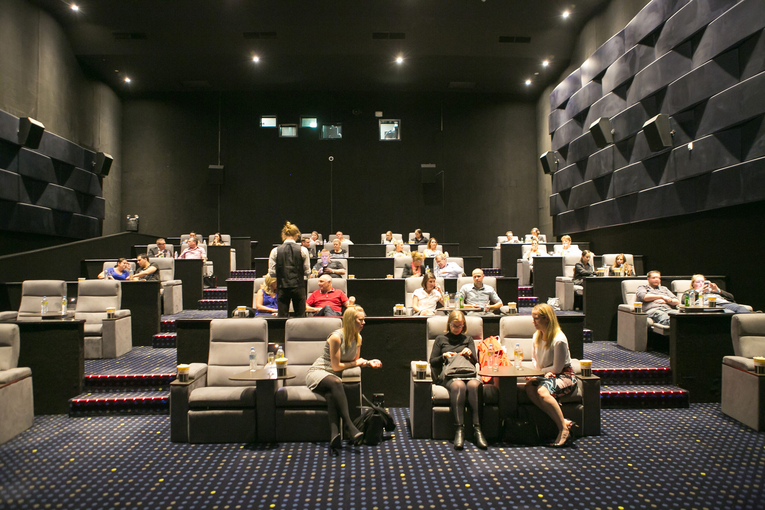 hoyts lux melbourne central