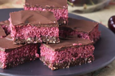 paleo cherry ripe slice