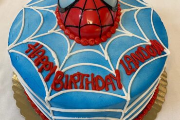 round spiderman cake