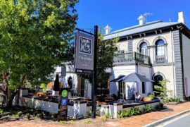 adelaide hills pubs