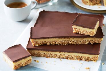 anzac biscuit slice