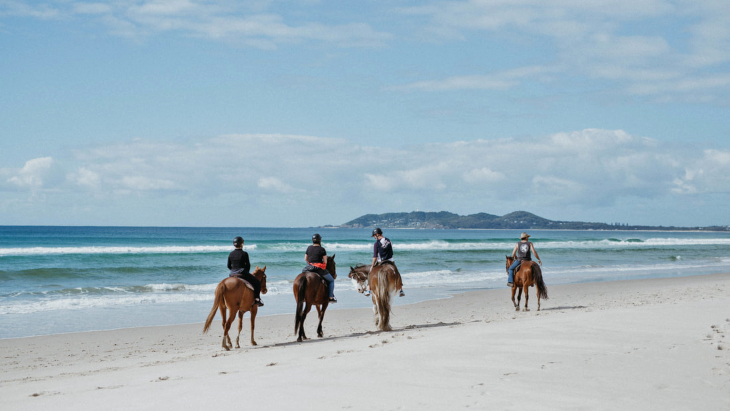 beach horse riding nsw sydney