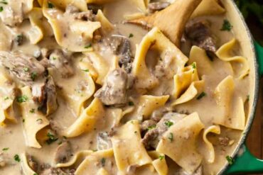 beef stroganoff in slow cooker