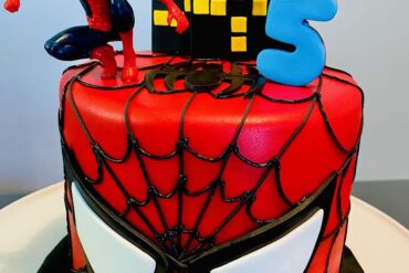 cake spiderman