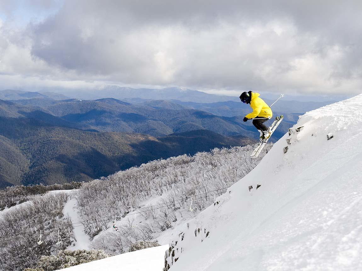 closest skiing to melbourne