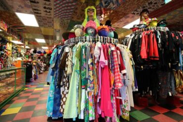 costumes stores