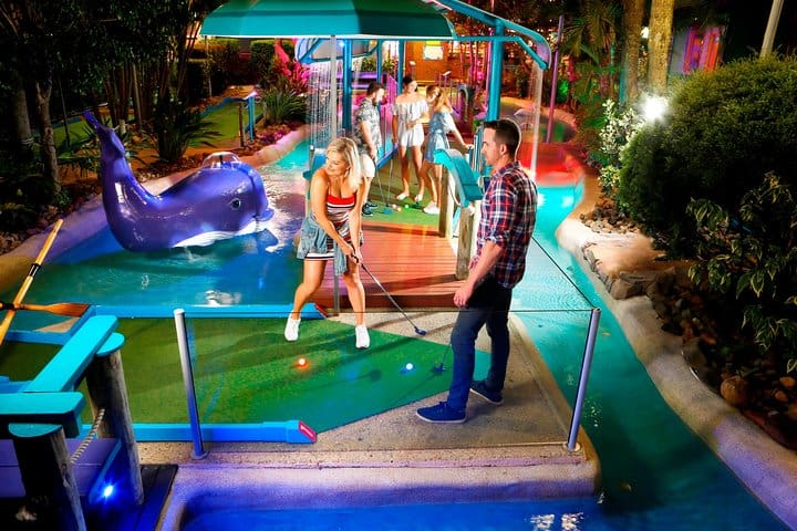 crazy golf gold coast