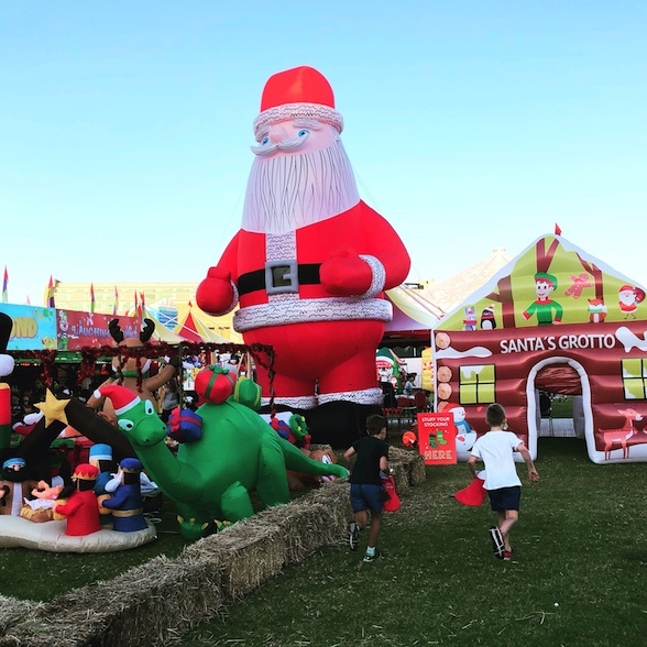 entertaining sydney christmas market sydney