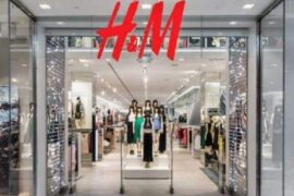 h and m