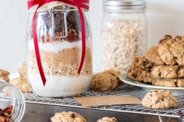 homemade food christmas gifts in a jar