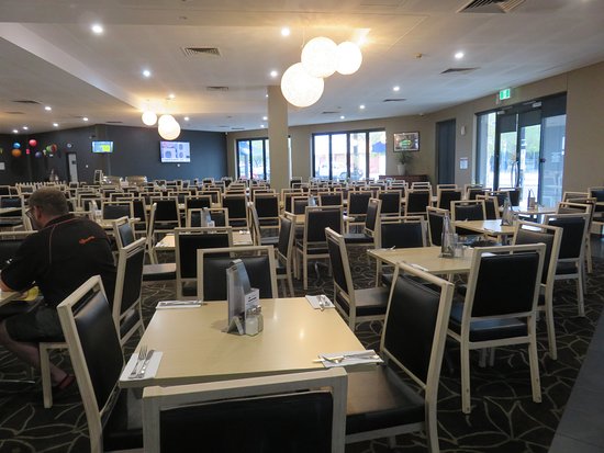 hotels mawson lakes