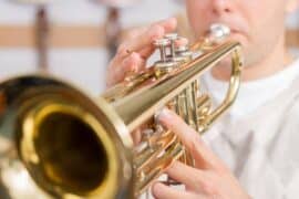 how to play the trumpet