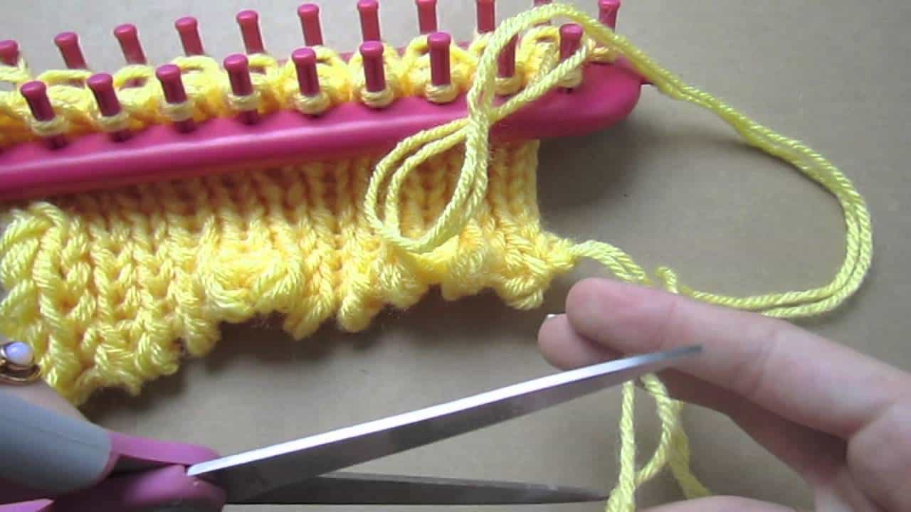 how to use knit loom