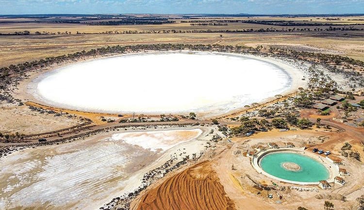 lake magic hyden sydney