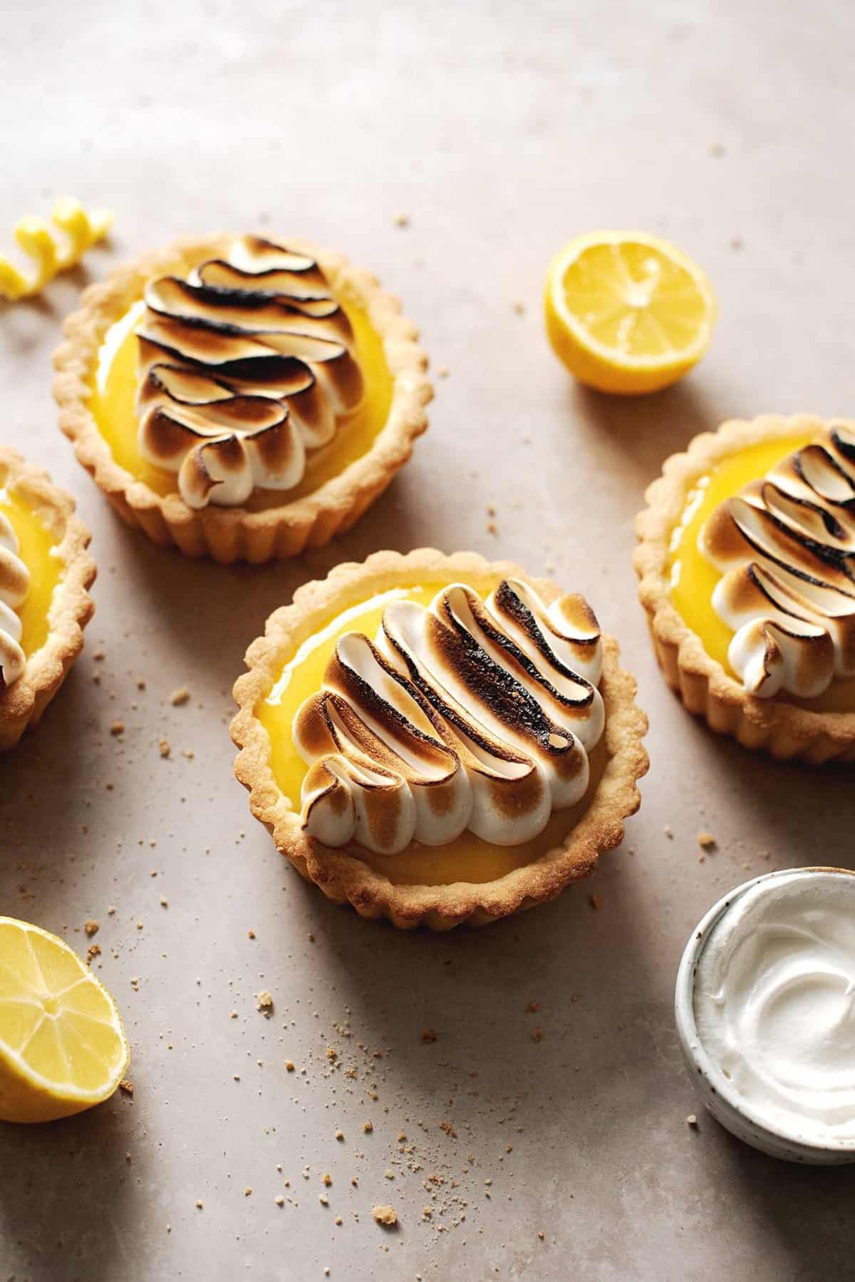 lemon tarts with meringue