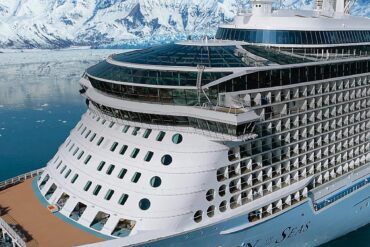 location of ovation of the seas