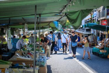 market on sunday