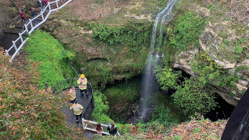 mt gambier caves