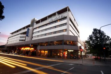 novotel canberra hotel