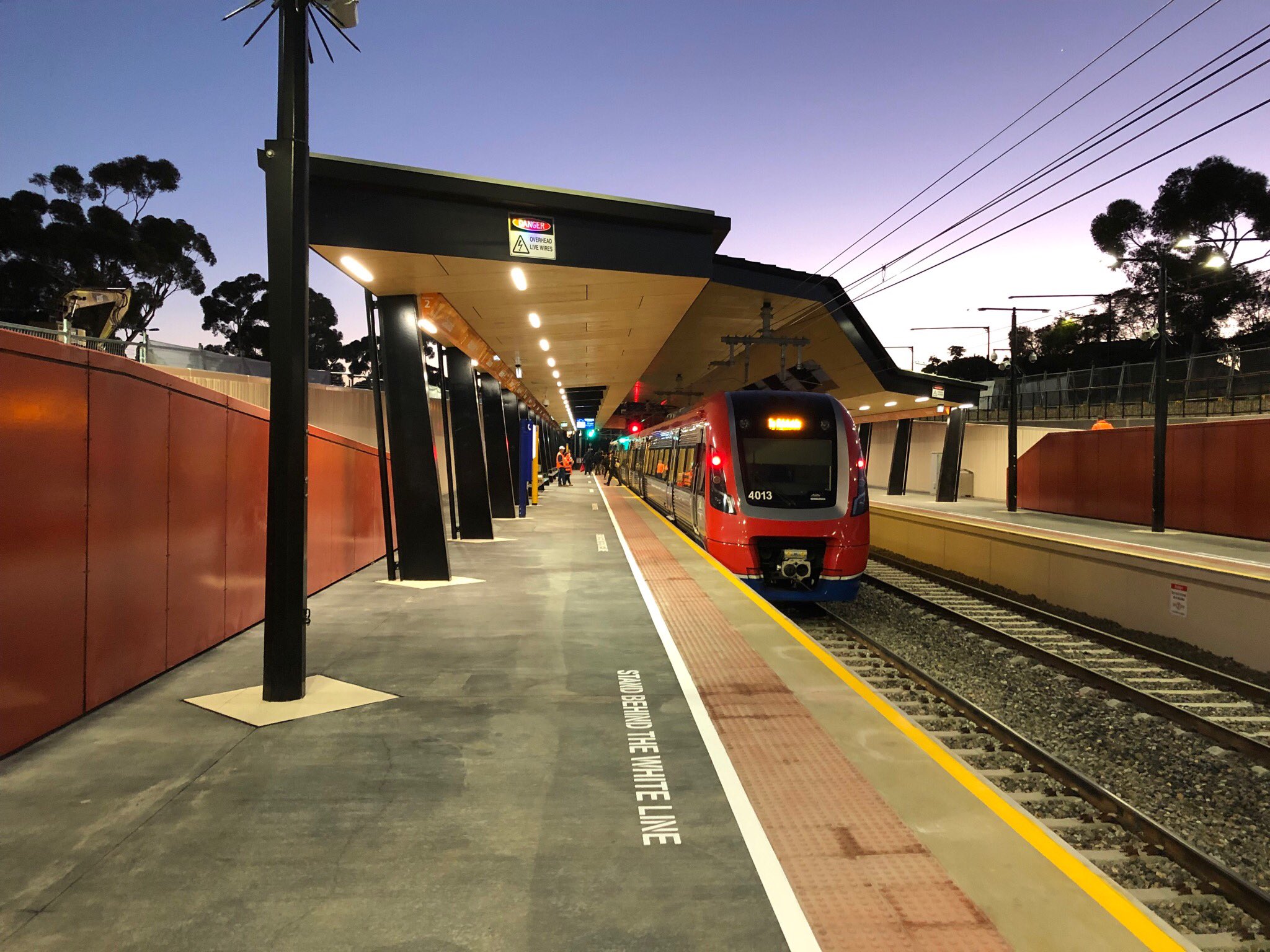 oaklands train station