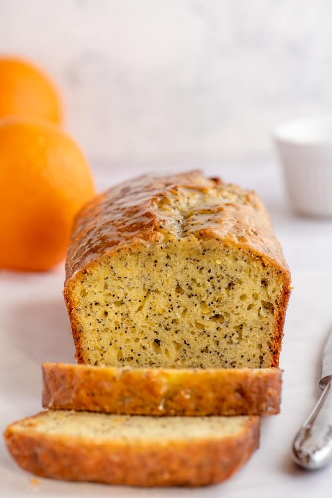 orange and poppyseed cake