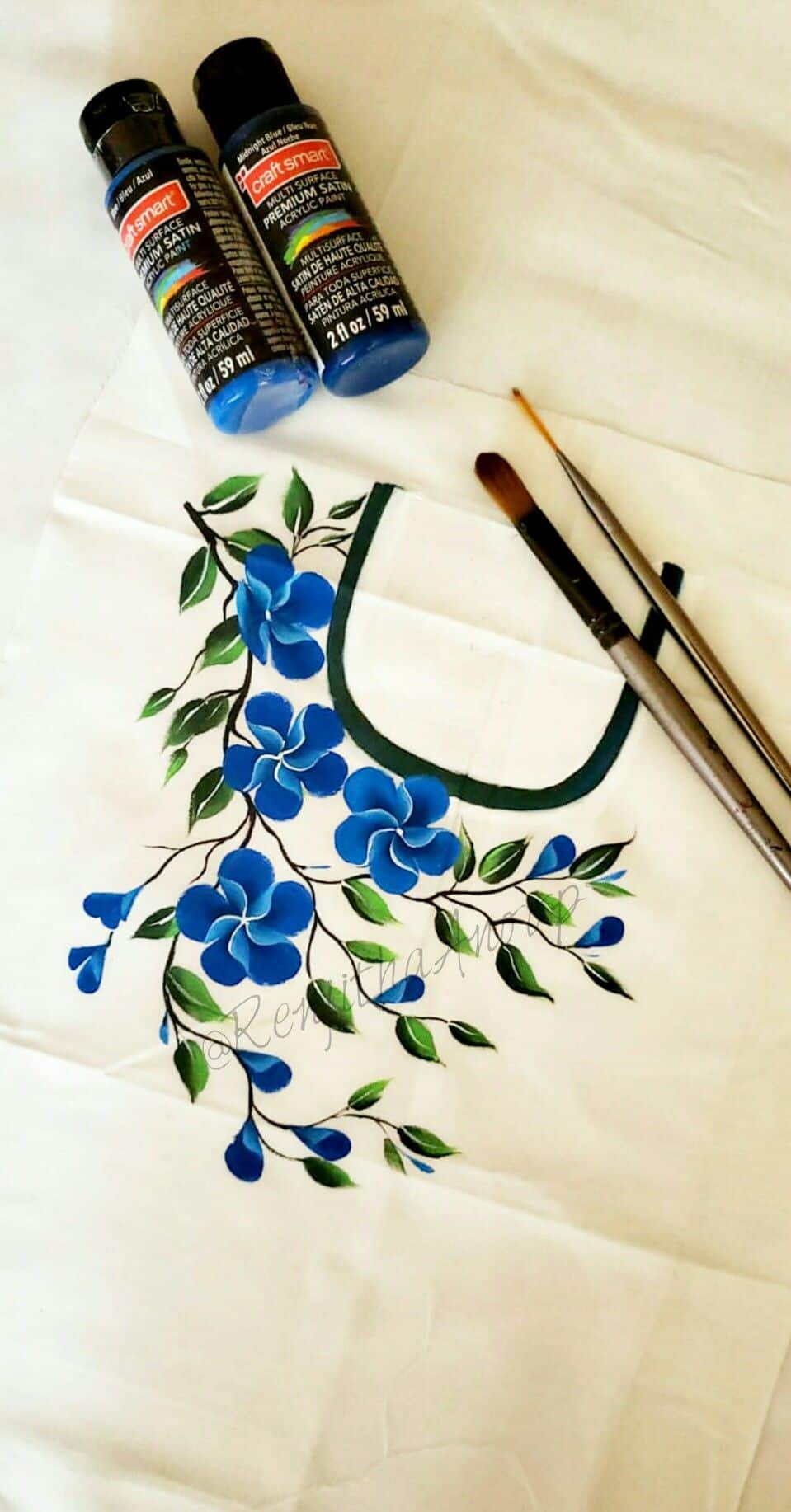 painting design on fabric