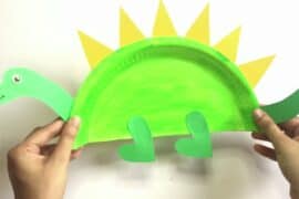 paper plate dinosaur